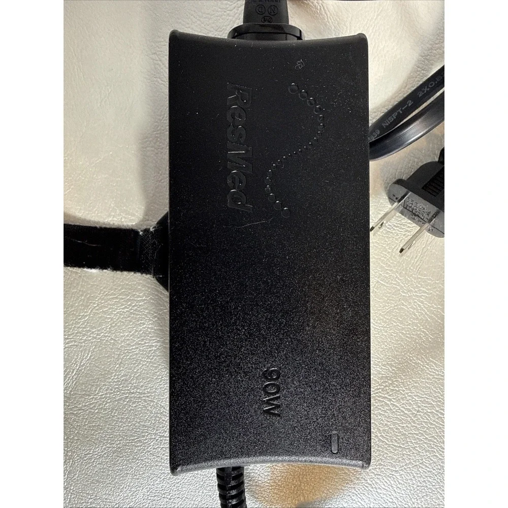 ResMed IP22 90W AC Adapter Power Supply and Cords Model 370001